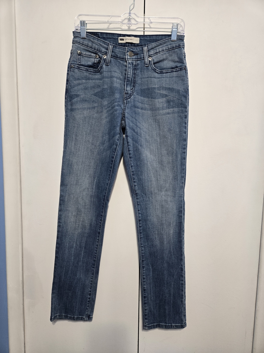 Levi’s Women’s Mid Rise Skinny Jeans W28 L32 Size 6 Medium Wash Stretch